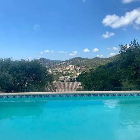 Avec Vue Sur Chateau Et Piscine Privee Hyères