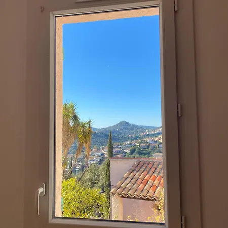 Avec Vue Sur Chateau Et Piscine Privee * Hyeres
