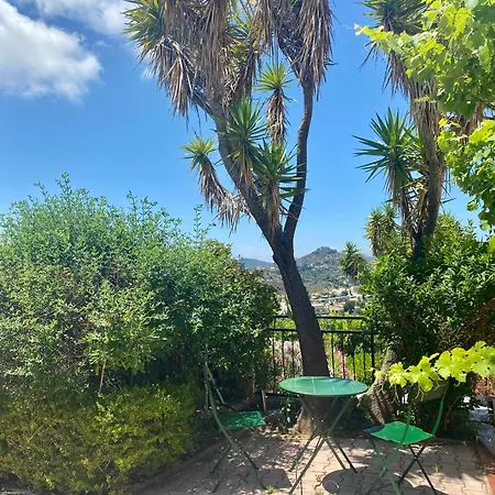 Apartment Avec Vue Sur Chateau Et Piscine Privee